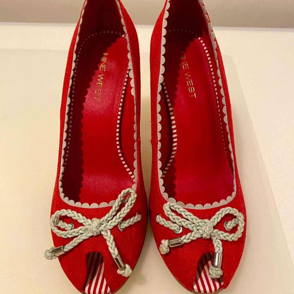 Nine West Peep toe heel